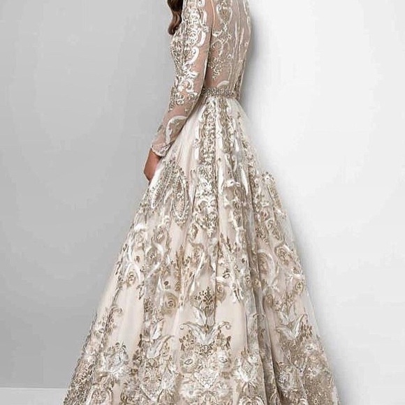 Bridal Gown - Picture 2 of 3